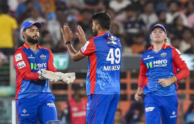 IPL News: Delhi bowlers restricted Gujarat to the lowest score.
