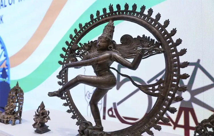 US Returns Antiquities To India
